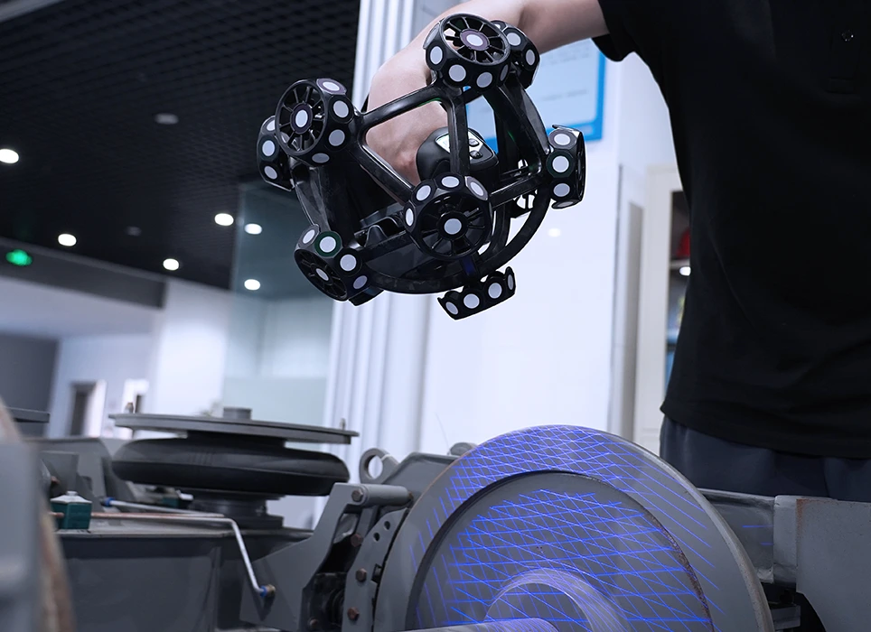 TrackScan Sharp-S scanning large components for dimensional inspection