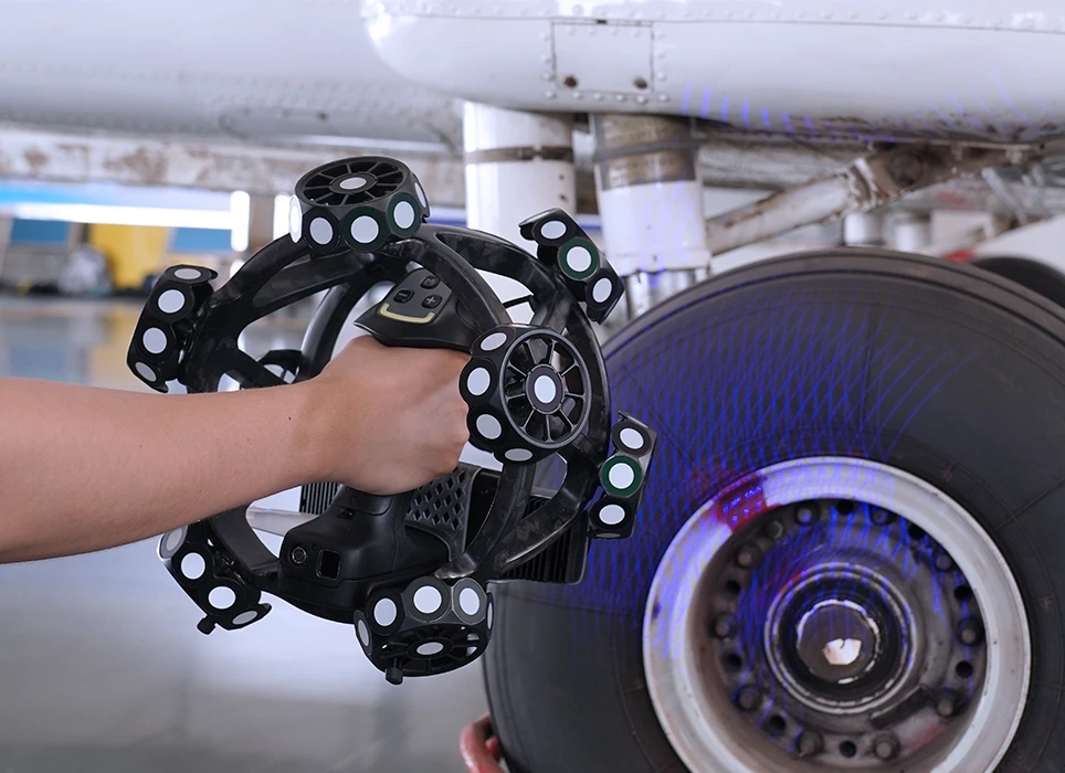 TrackScan Sharp-S with optional I-Probe contact probing accessory